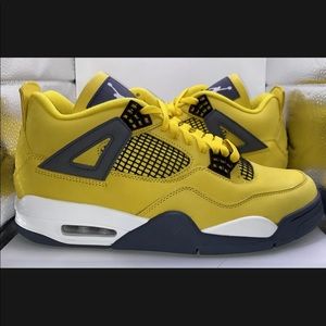 Air Jordan 4 “Lightning”